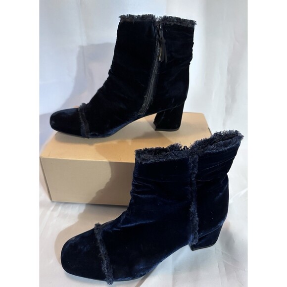 Women’s Boho Stuart Weitzman Blue Velvet 2” Block Heel Chelsea Boots Zip Up Sz 7 - Picture 2 of 8